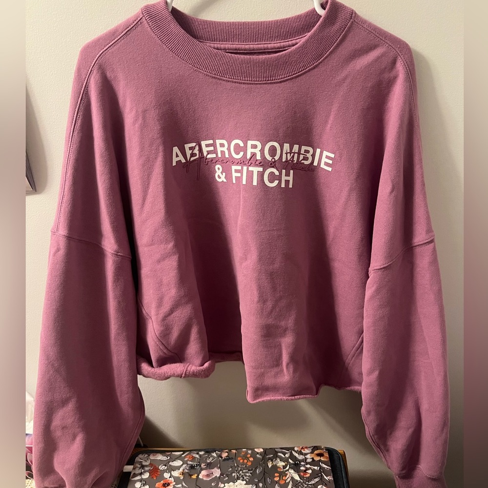 Abercrombie and fitch cropped crewneck, pink size XL